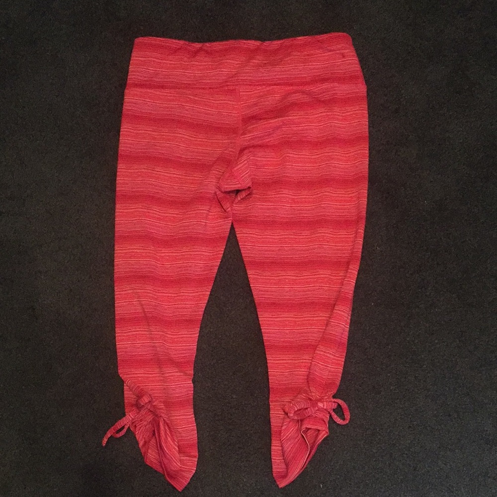 Pink workout capris! - Picture 2 of 5